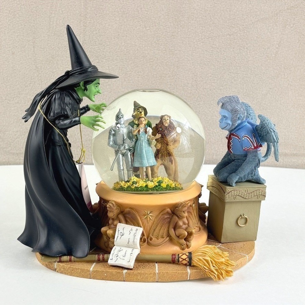 Wizard of Oz Snow Globe Wicked Witch Peering at Foursome Westland no music